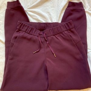 Lululemon high rise jogger. Size 4, merlot color.